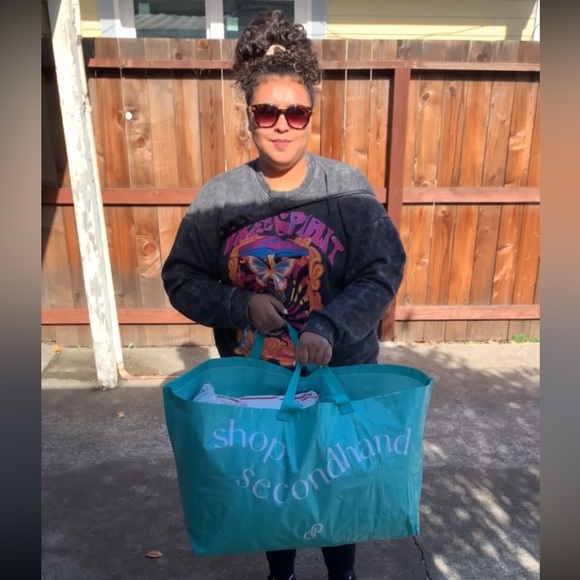 Meet Your Posher, @goodvibesmarket - Picture 8 of 14